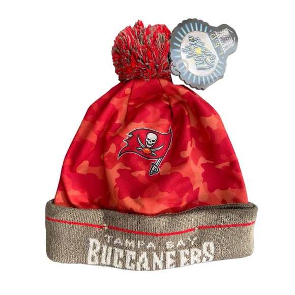 "Tampa Bay Buccaneers Camo Light-Up Knit Beanie" - Picture 3 of 6